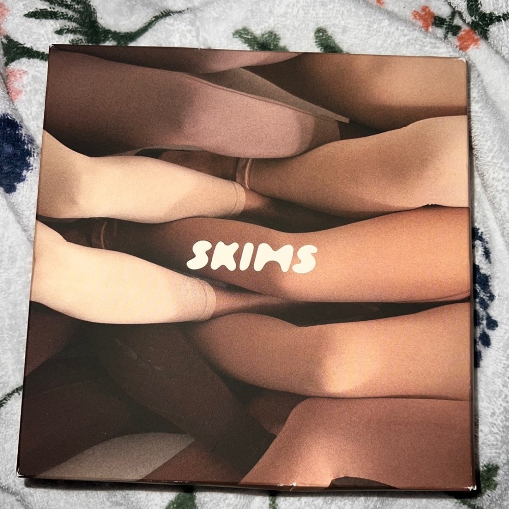Skims Solutionwear tights CLAY